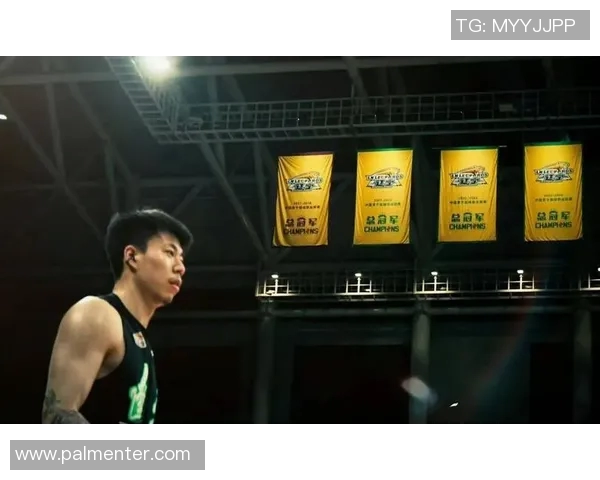 张镇麟：从篮球新星到国家队的中坚力量，书写属于自己的传奇篇章