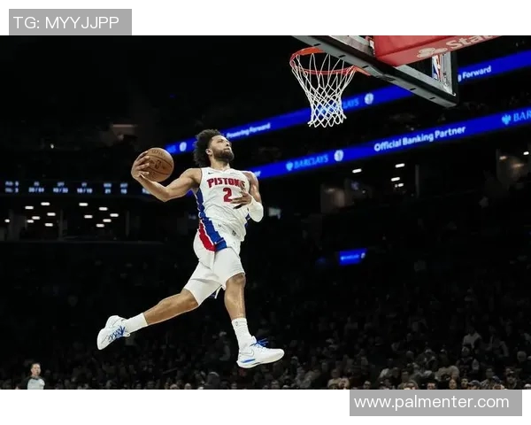 雄鹿大胜活塞，杰米逊狂砍28分，率队强势登顶