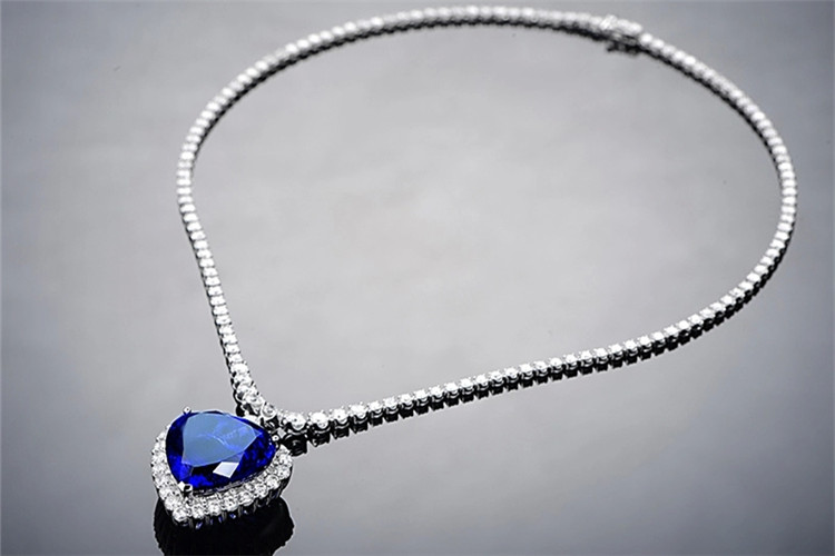 亿电竞：中国国际珠宝展开幕龙年贺岁新品抢先亮相